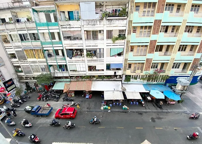 Home Away Do Quang Dau- Homestay, City Center, D1